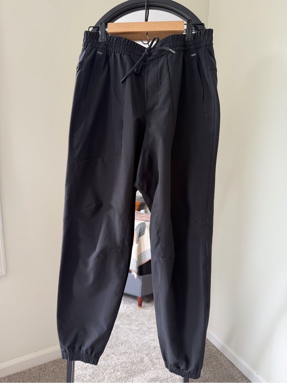Lululemon License to train Men's Black Jogger Pants.